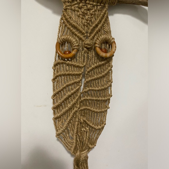 Handmade Macrame Owl (hemp and driftwood) - Picture 3 of 7